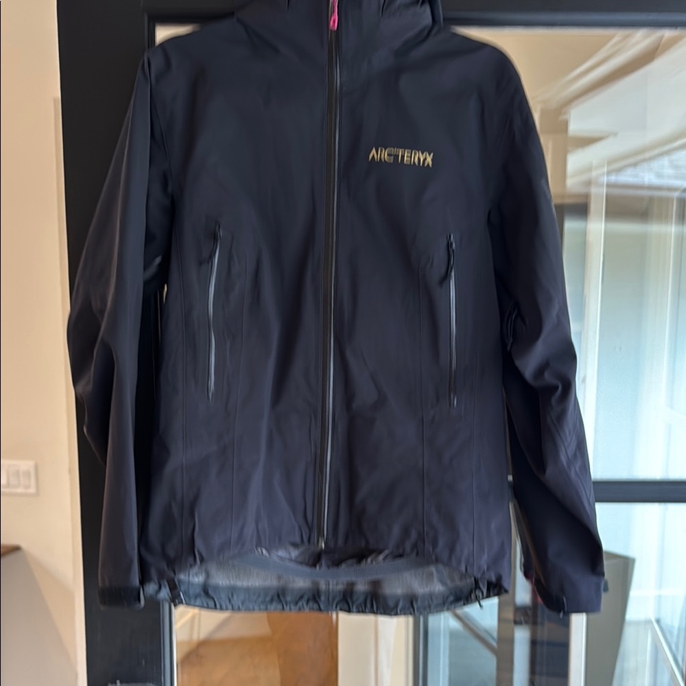 Arc'teryx Black Sentinal Ski & Snow Jackets